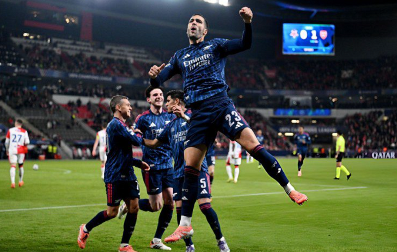 doi-truong-slavia-prague-buc-xuc-arsenal-thang-nho-trong-tai-de-dai