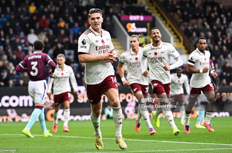 phao-thu-thep-arsenal-lap-ky-luc-giu-sach-luoi-david-raya-ranh-roi-nhat-premier